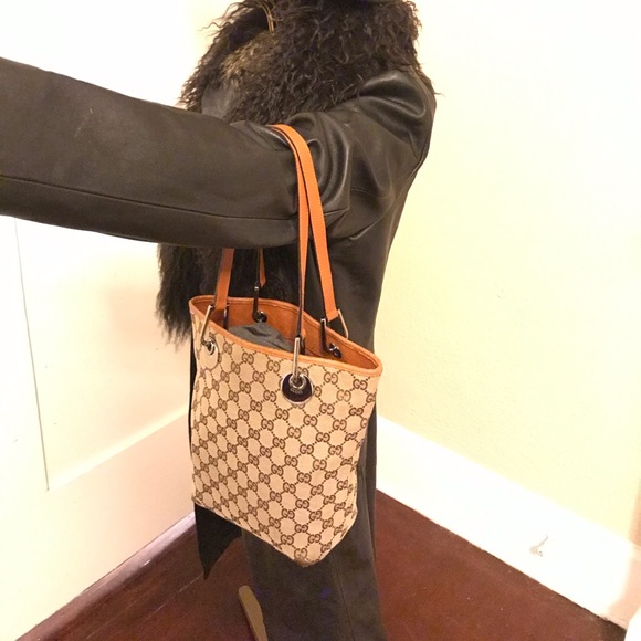 Beautiful Gucci Monogram tote - Picture 2 of 9